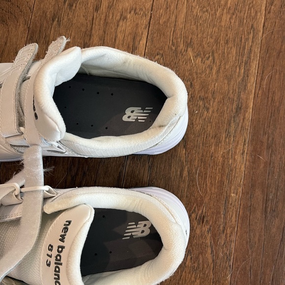 NB sneakers 7.5 extra wide, Gently used, Velcro & elastic, white great condition - Picture 6 of 7